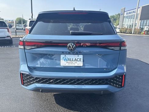 New 2025 Volkswagen Tiguan SE R-Line AWD/4WD image 5