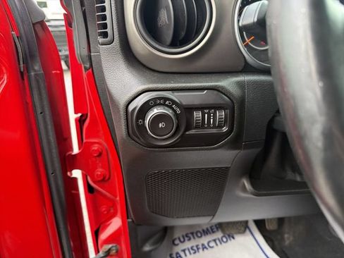 Used 2018 Jeep Wrangler Unlimited Sport S AWD/4WD image 17