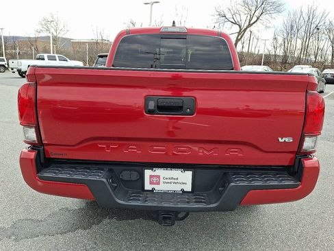 Used 2022 Toyota Tacoma SR5 w/ Technology Package RWD image 9