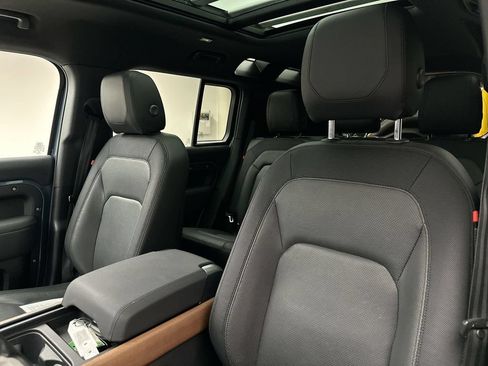 Used 2023 Land Rover Defender 110 X-Dynamic SE AWD/4WD image 22