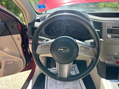 Used 2011 Subaru Outback 2.5i Limited w/ PWR Moonroof Pkg AWD/4WD image 17
