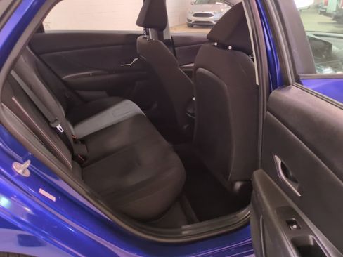 Used 2022 Hyundai Elantra SEL image 11