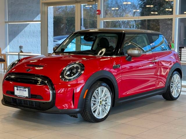 Used 2024 MINI Cooper SE FWD image 4