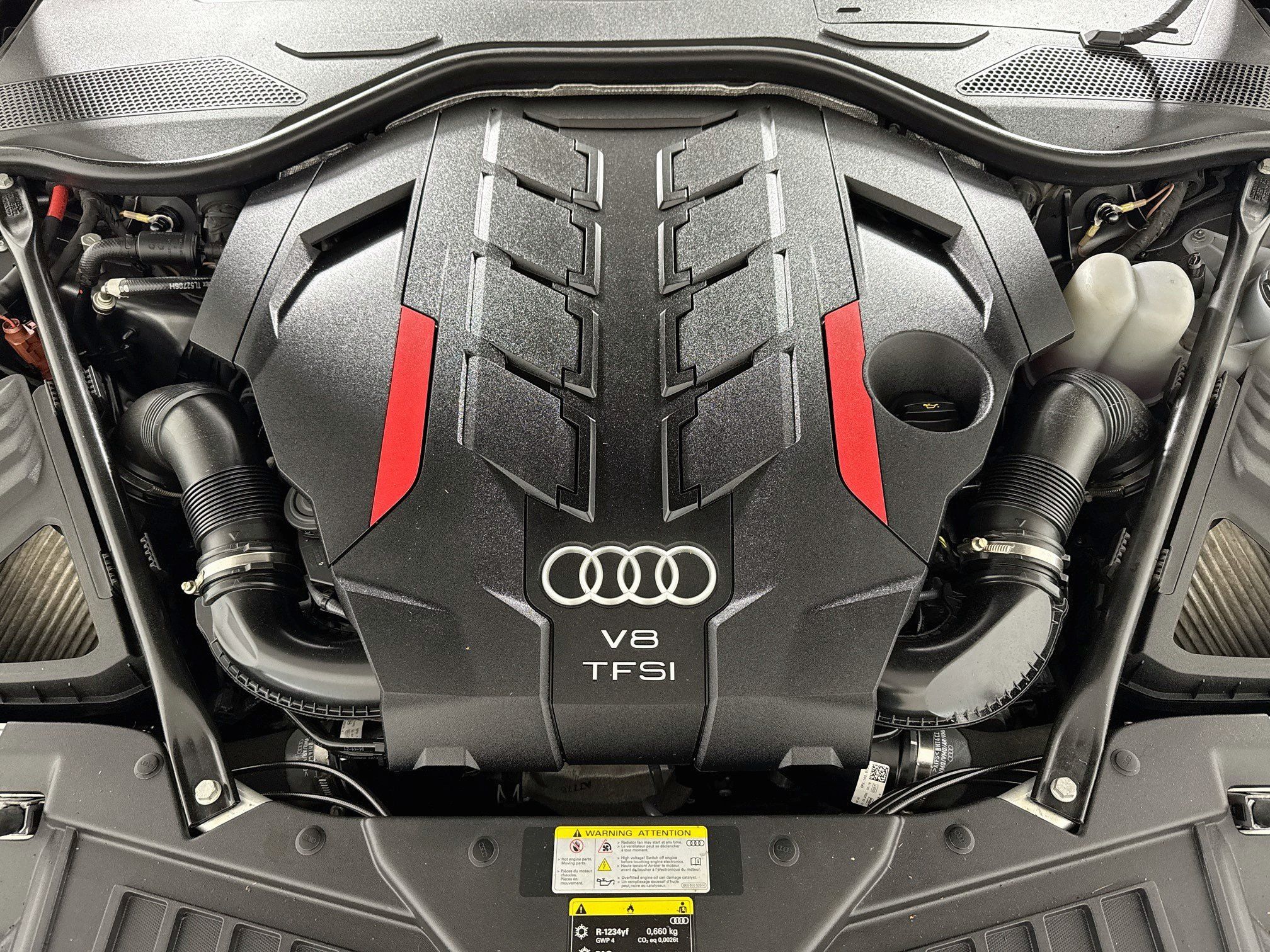 Used 2023 Audi S8 w/ S8 Comfort Plus Package AWD/4WD image 32