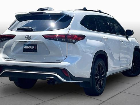 Used 2023 Toyota Highlander XSE FWD image 13