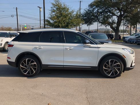 Used 2024 Lincoln Corsair Reserve image 2