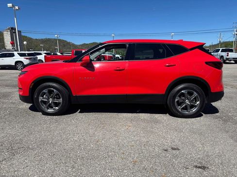Used 2025 Chevrolet Blazer LT AWD/4WD image 2