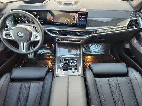 Used 2026 BMW X7 M60i image 27