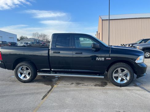 Used 2017 RAM 1500 Express image 2