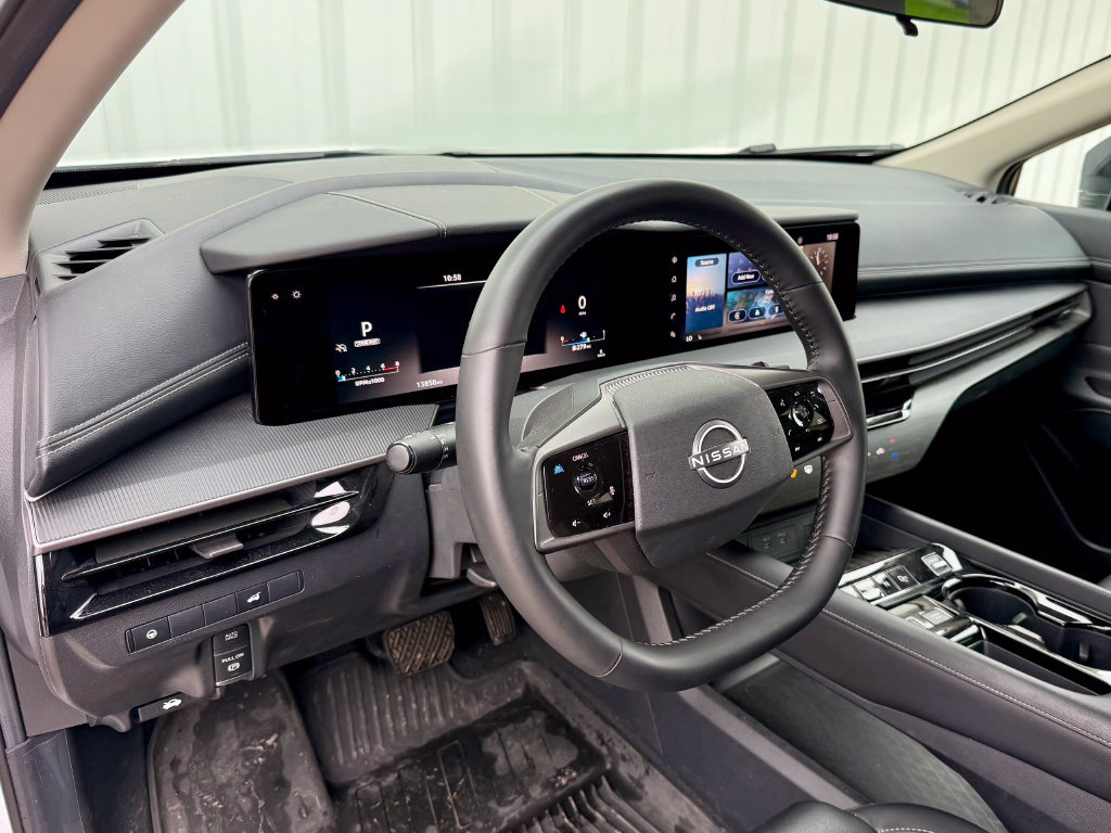 Used 2025 Nissan Murano SV AWD/4WD image 10