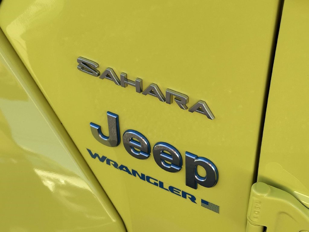 Used 2023 Jeep Wrangler Unlimited Sahara w/ Cold Weather Group AWD/4WD image 11