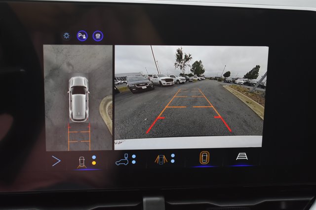 New 2027 Chevrolet Equinox LT w/ Safety and Technology Package FWD image 23