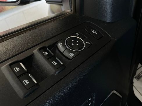 Used 2019 Ford F250 Lariat w/ Lariat Ultimate Package AWD/4WD image 26