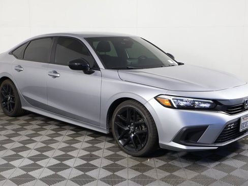 Used 2022 Honda Civic Sport image 3