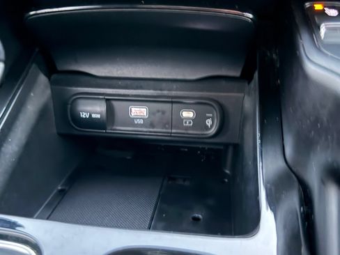 Used 2025 Kia Telluride S AWD/4WD image 27