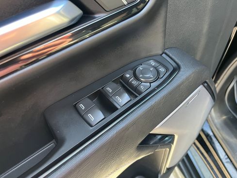 Used 2025 GMC Sierra 2500 AT4X image 10