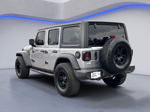 Used 2018 Jeep Wrangler Unlimited Sport image 11
