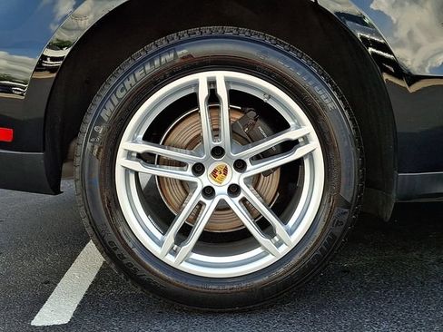 Certified 2026 Porsche Macan AWD/4WD image 13