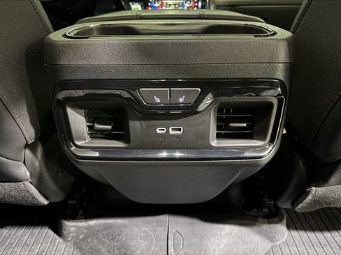 Used 2024 GMC Sierra 3500 AT4 w/ AT4 Premium Plus Package image 16