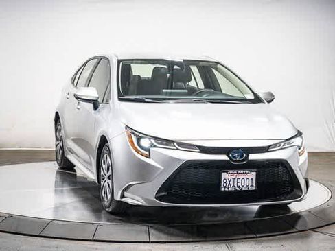 Certified 2022 Toyota Corolla LE FWD image 6