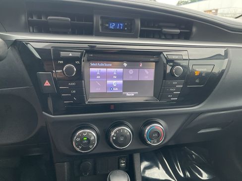 Used 2016 Toyota Corolla L FWD image 14