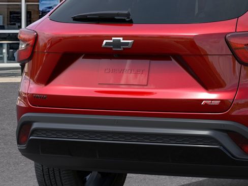 New 2026 Chevrolet Trax RS w/ Sunroof Package FWD image 38