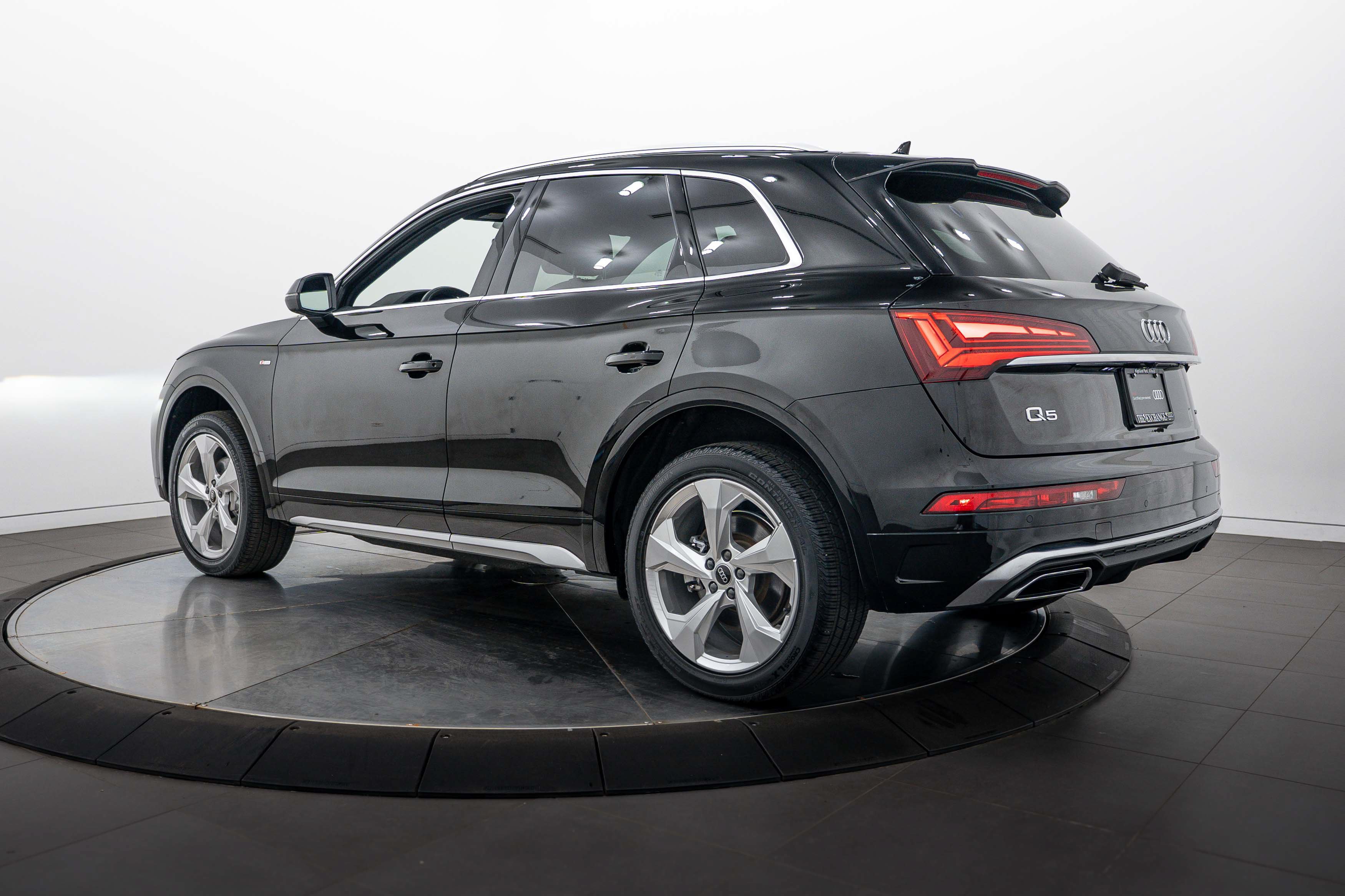 Certified 2023 Audi Q5 2.0T Premium Plus w/ Premium Plus Package AWD/4WD image 5