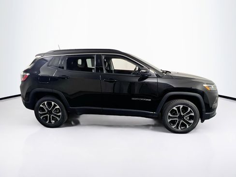 Used 2022 Jeep Compass Limited image 4