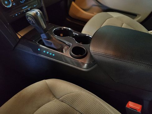 Used 2018 Ford Explorer XLT image 26