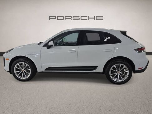 Certified 2023 Porsche Macan AWD/4WD image 2
