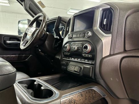 Used 2021 GMC Sierra 3500 Denali w/ Denali Ultimate Package AWD/4WD image 17