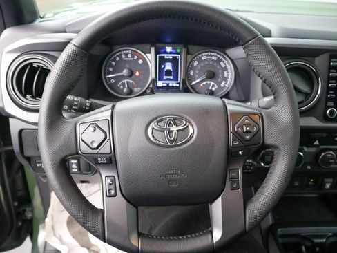 Used 2021 Toyota Tacoma TRD Sport w/ TRD Premium Sport Package AWD/4WD image 20