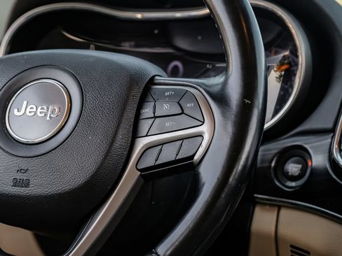 Used 2020 Jeep Grand Cherokee Limited w/ Luxury Group II RWD image 19