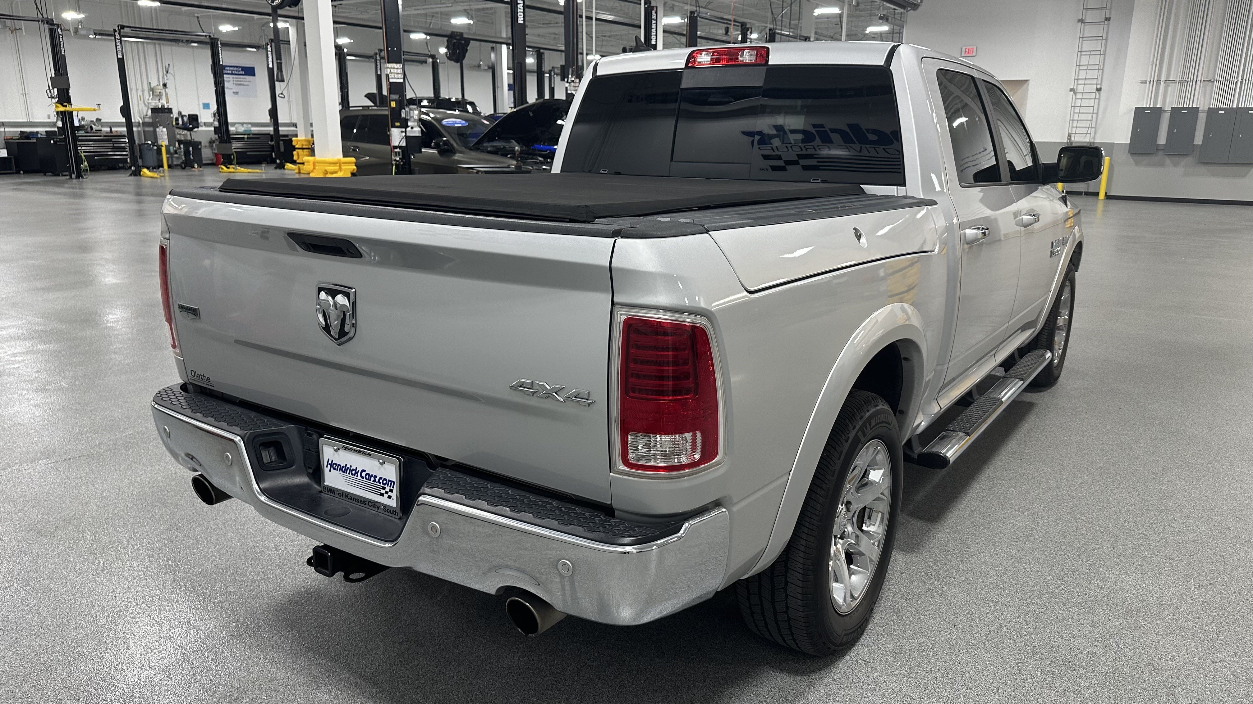 Used 2018 RAM 1500 Laramie w/ Convenience Group AWD/4WD image 10