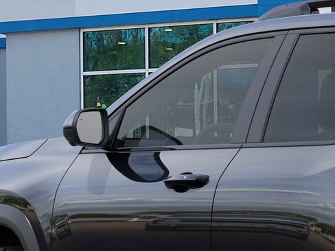 New 2026 Chevrolet Equinox ACTIV w/ Convenience Package III AWD/4WD image 12