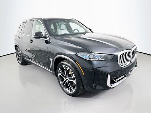 Used 2025 BMW X5 xDrive50e w/ Parking Assistance Package image 3