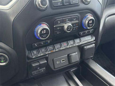 Used 2023 GMC Sierra 2500 Denali image 28