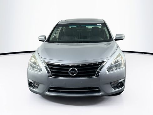 Used 2013 Nissan Altima 2.5 SL w/ Technology Pkg image 2