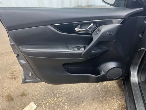 Used 2020 Nissan Rogue SL w/ Premium Package image 14