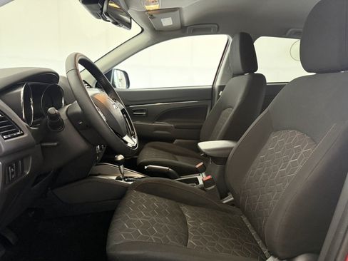 Used 2025 Mitsubishi Outlander Sport LE AWD/4WD image 14