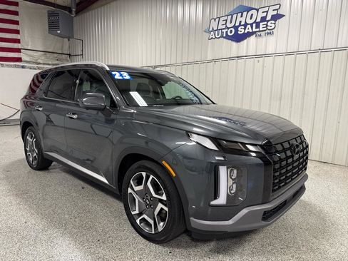 Used 2023 Hyundai Palisade SEL w/ Premium Package image 2