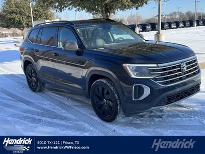 Used 2025 Volkswagen Atlas SE w/ Black Wheel Package