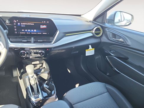 New 2026 Chevrolet Trax LT w/ Sunroof Package image 12