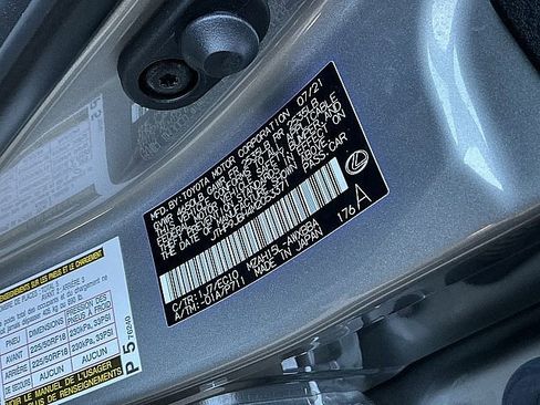 Used 2021 Lexus UX 250h w/ Premium Package image 32