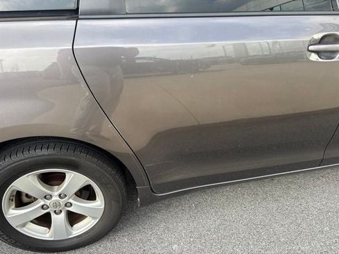 Used 2012 Toyota Sienna LE FWD image 26
