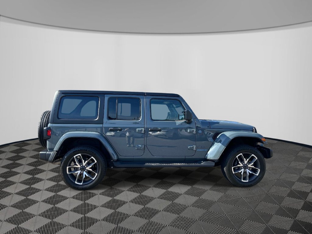Used 2024 Jeep Wrangler Unlimited w/ Convenience Group AWD/4WD image 7