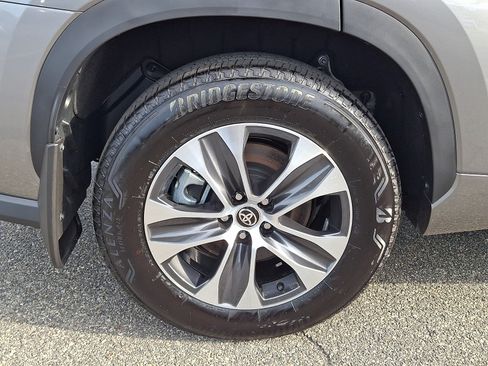 Certified 2026 Toyota Highlander XLE AWD/4WD image 13