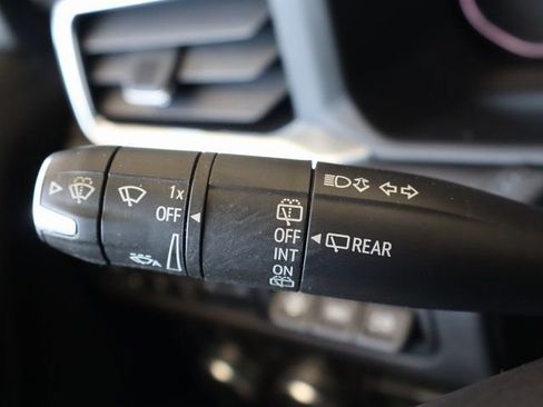 Used 2021 GMC Yukon XL Denali w/ Denali Premium Package image 27