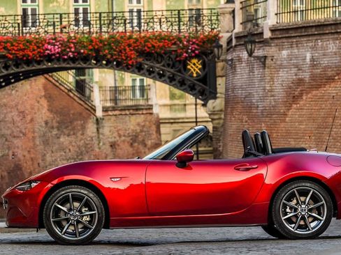 Used 2016 MAZDA MX-5 Miata Sport image 1