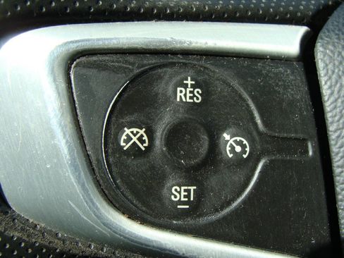 Used 2021 GMC Acadia SLE image 10